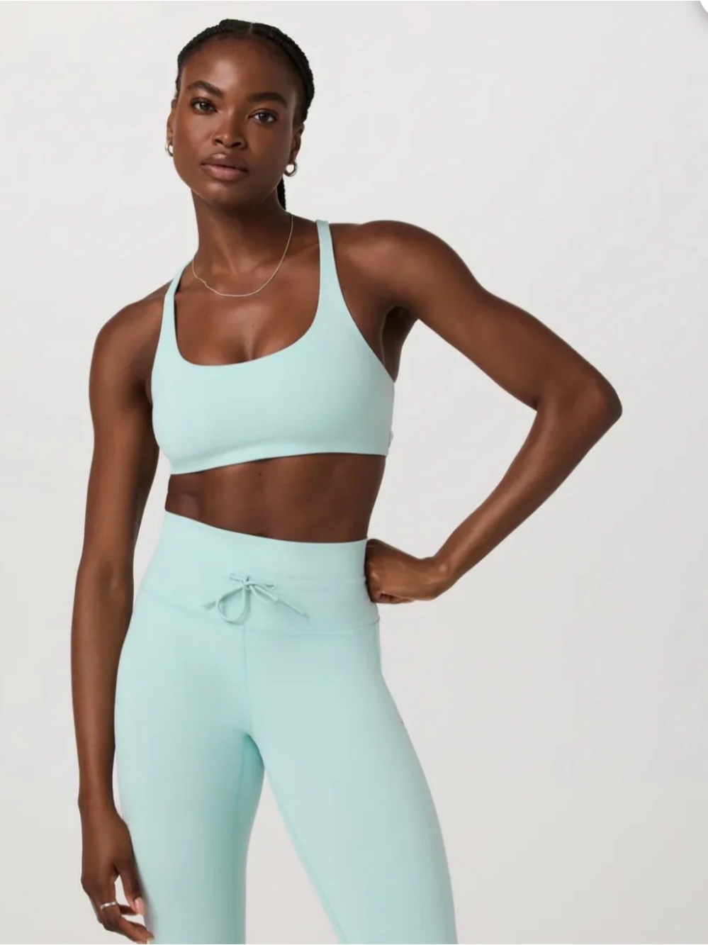 Vuori Yosemite Sports Bra in Spearmint